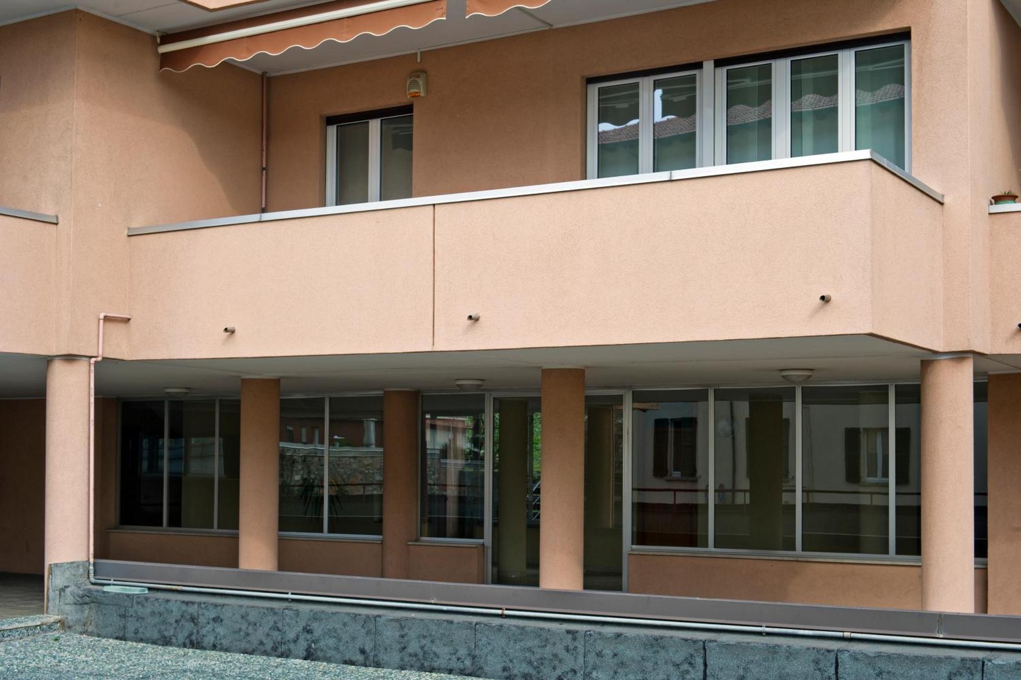 Sky View Apartment كومو المظهر الخارجي الصورة